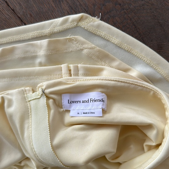 Lovers and Friends - Surya Top in Soft Yellow - Picture 3 of 3